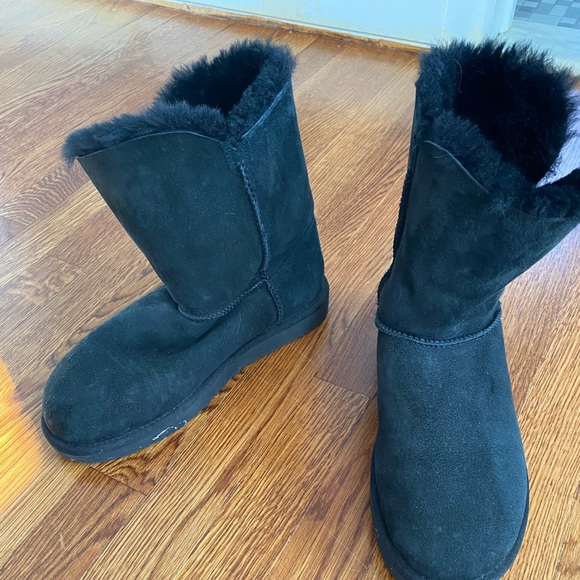 Ugg Bailey Button Black - Picture 10 of 12